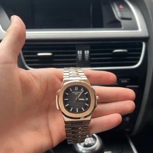 Seiko mod klocka (PP) - Säljer denna fina och unika klocka. Automatisk movement. Aldrig använd. Kontakta mig vid frågor eller funderingar. Priset kan diskuteras vid snabb affär. ( Alla länkar medföljer)