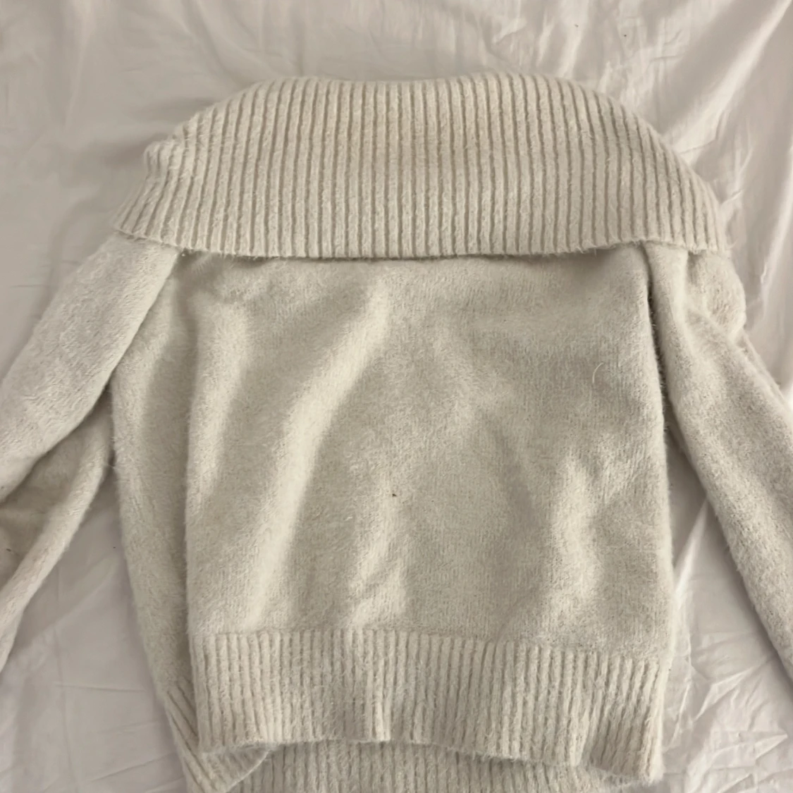 Vit stickad tröja från Lindex - 1