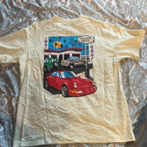 Beige t-shirt - Gott skick, knappt använd