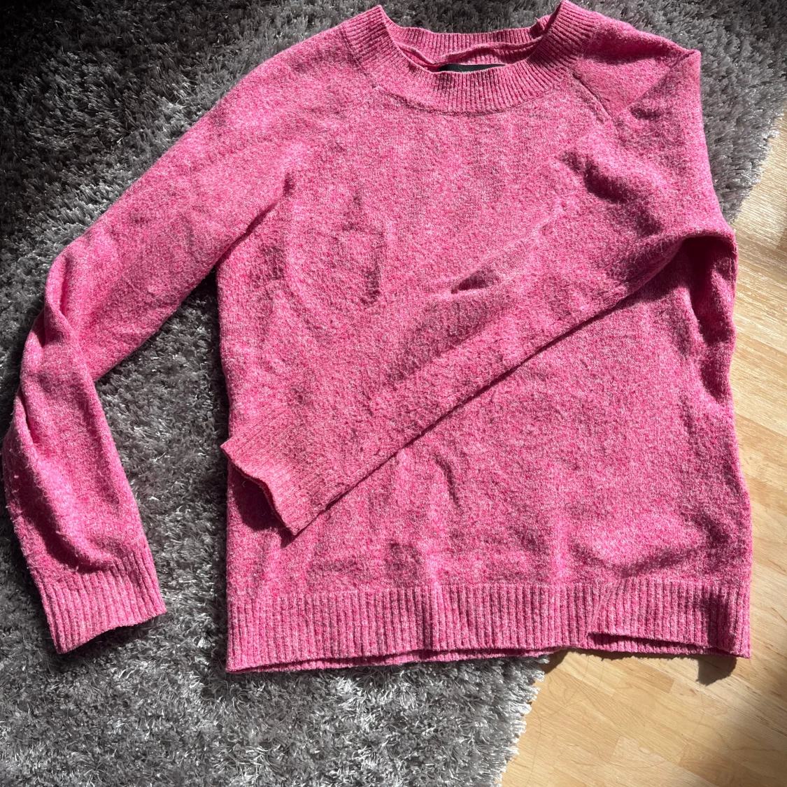 Rosa stickad tröja från Vero Moda