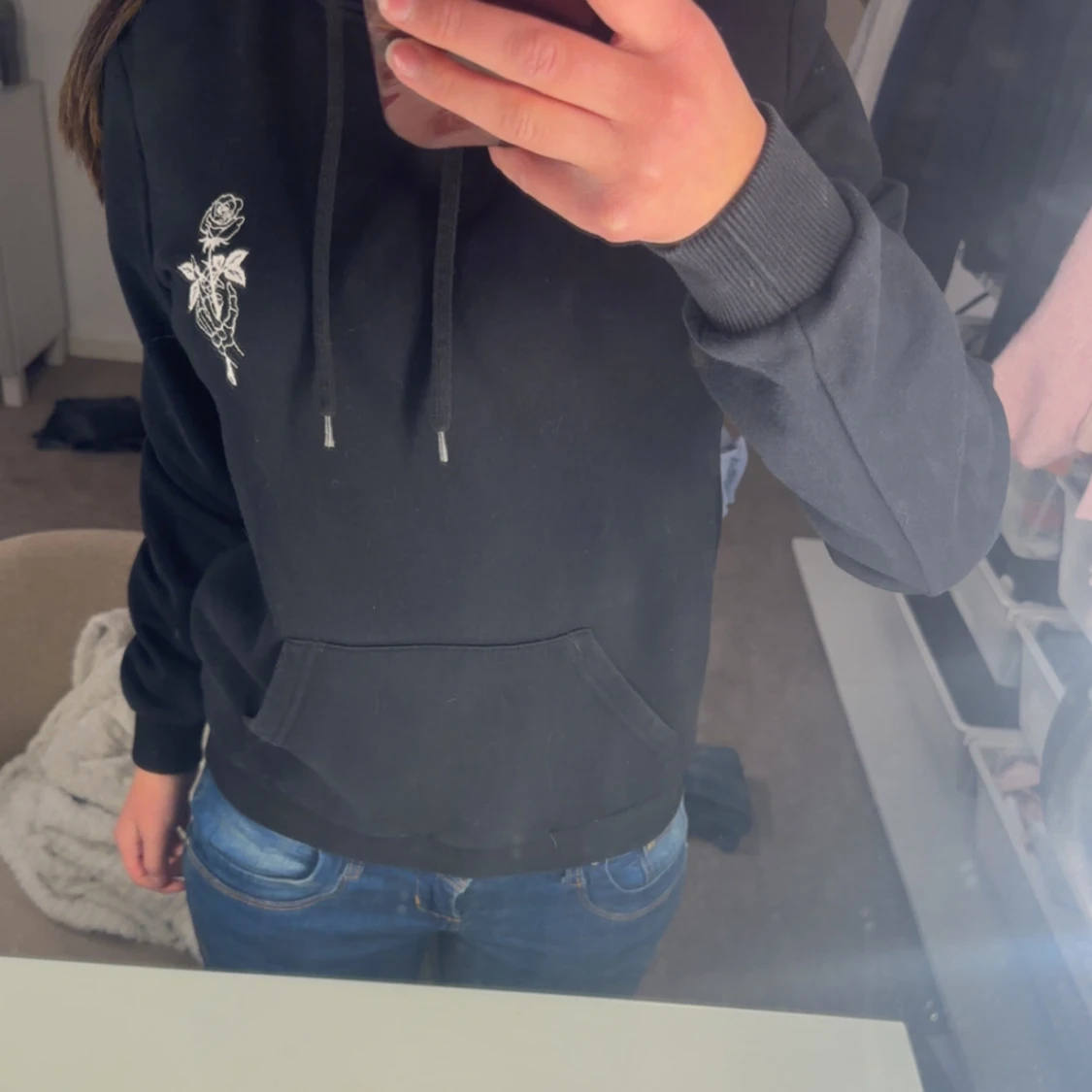 Svart hoodie med tryck - 1