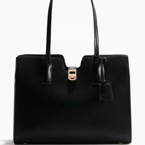 Söker!! - Söker denna väskan eller liknande! Viktigt att den är lika rymlig Rektangulär Shopper på H&M