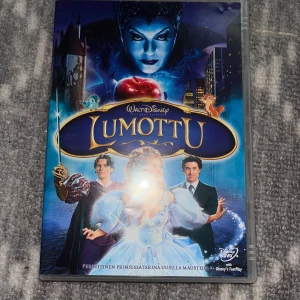 Lumottu dvd - Lumottu dvd. Testattu toimivaksi. Ikäraja k7. Kielet- englanti, islanti. Tekstitys- suomi, ruotsi, tanska, norja, englanti, islanti, arabia. Kissatalous MMM Mikäli hinta ei miellytä tarjoa rohkeasti Katsothan myös muut ilmoitukseni!!