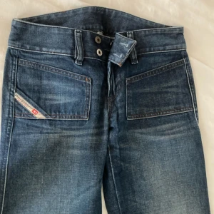 Diesel jeans  - Säljer dessa super nice bootcut jeansen från diesel, de har ett litet hål men inget man tänker på! (Köp direkt för 250)