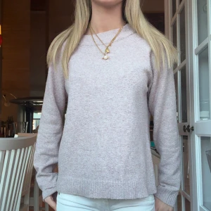 Ljusrosa stickad tröja - jätte söt stickad tröja