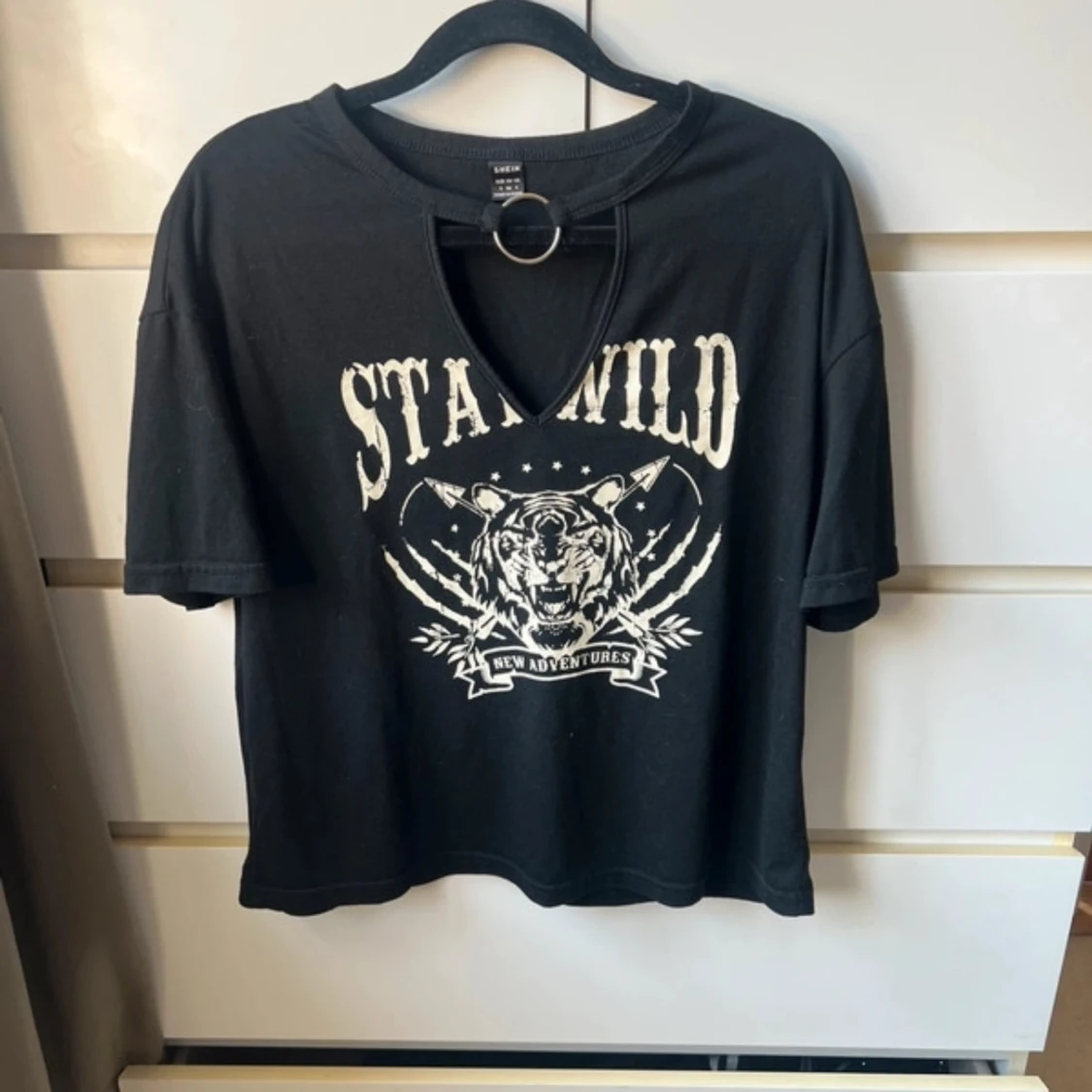 Svart t-shirt från Shein