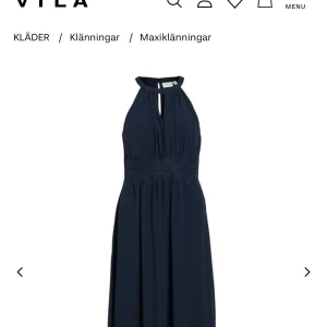 Balklänning - Säljer denna fina balklänning, jag är 175 och den passar perfekt i längden även med klackar. Den är så fin och bra material. Använd endast en gång! 