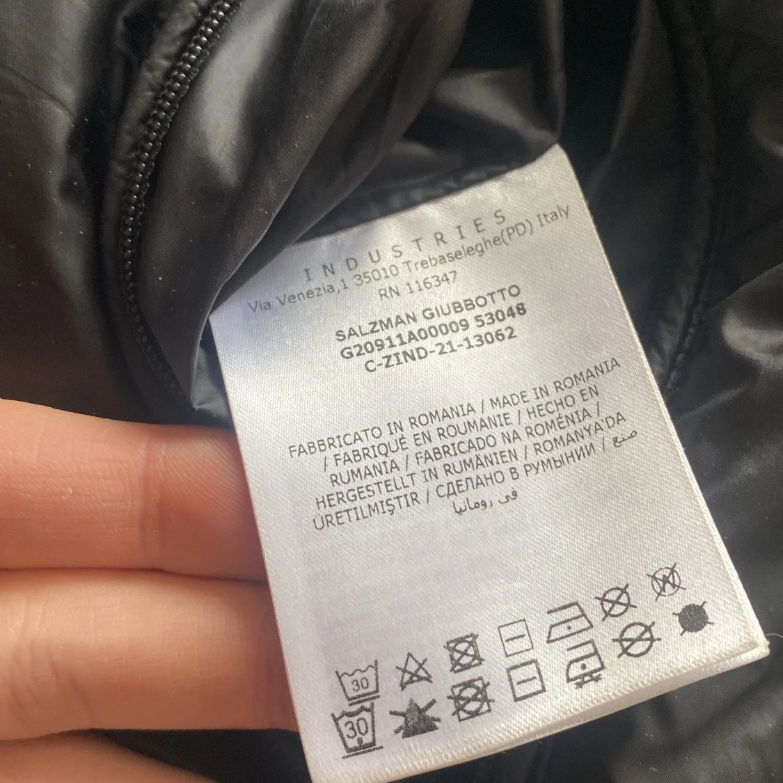 Svart dunjacka från Moncler - 4