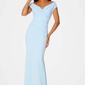 Balklänning  - Säljer denna superfina balklänning från bubbleroom då jag hittat en annan🥰🥰 i strl S och slutsåld på hemsidan😍😍 lappen kvar och skickas i orginalförpackningen ❤️❤️