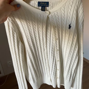 Polo Ralph lauren kofta 💕 - Jättesnygg kofta i barnstorlek L, i superbra skick knappt använd 