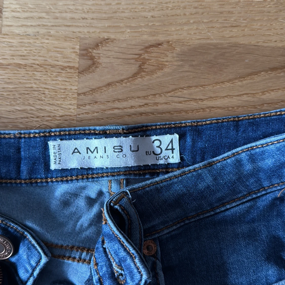 Blå jeansshorts från Amisu - 1