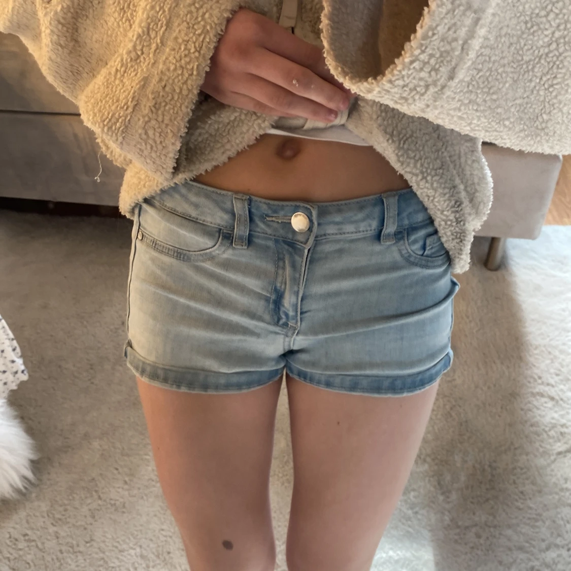 Ljusblå jeansshorts - 1