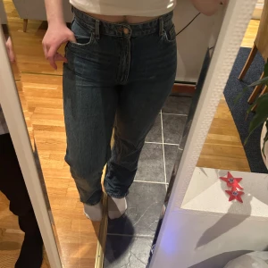 Blå raka jeans  - Säljer gärna billigare så buda på☺️