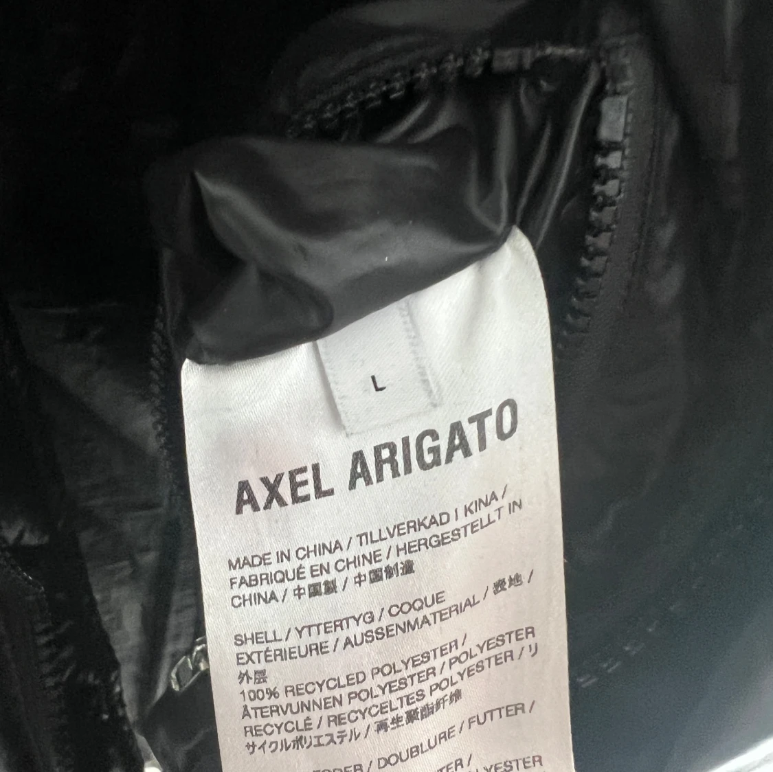 Svart pufferjacka från Axel Arigato - 2