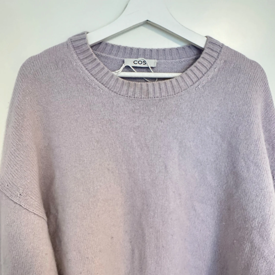 Ljuslila stickad tröja från COS - 3