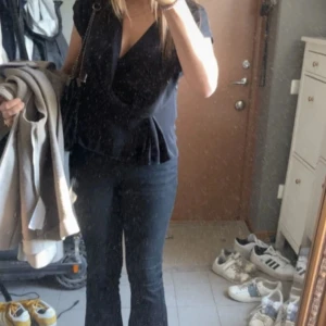 Superfin topp - Säljer denna superfina toppen ifrån Zara som är i storlek M men som passar S också 