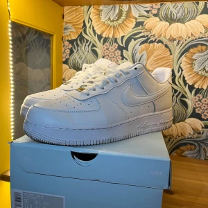 Nike Nocta Air Forces - Fräscha Nike Nocta Air Forces som knappt har kommit till användning och har därför inga defekter. Jag är öppen för frågor och förslag