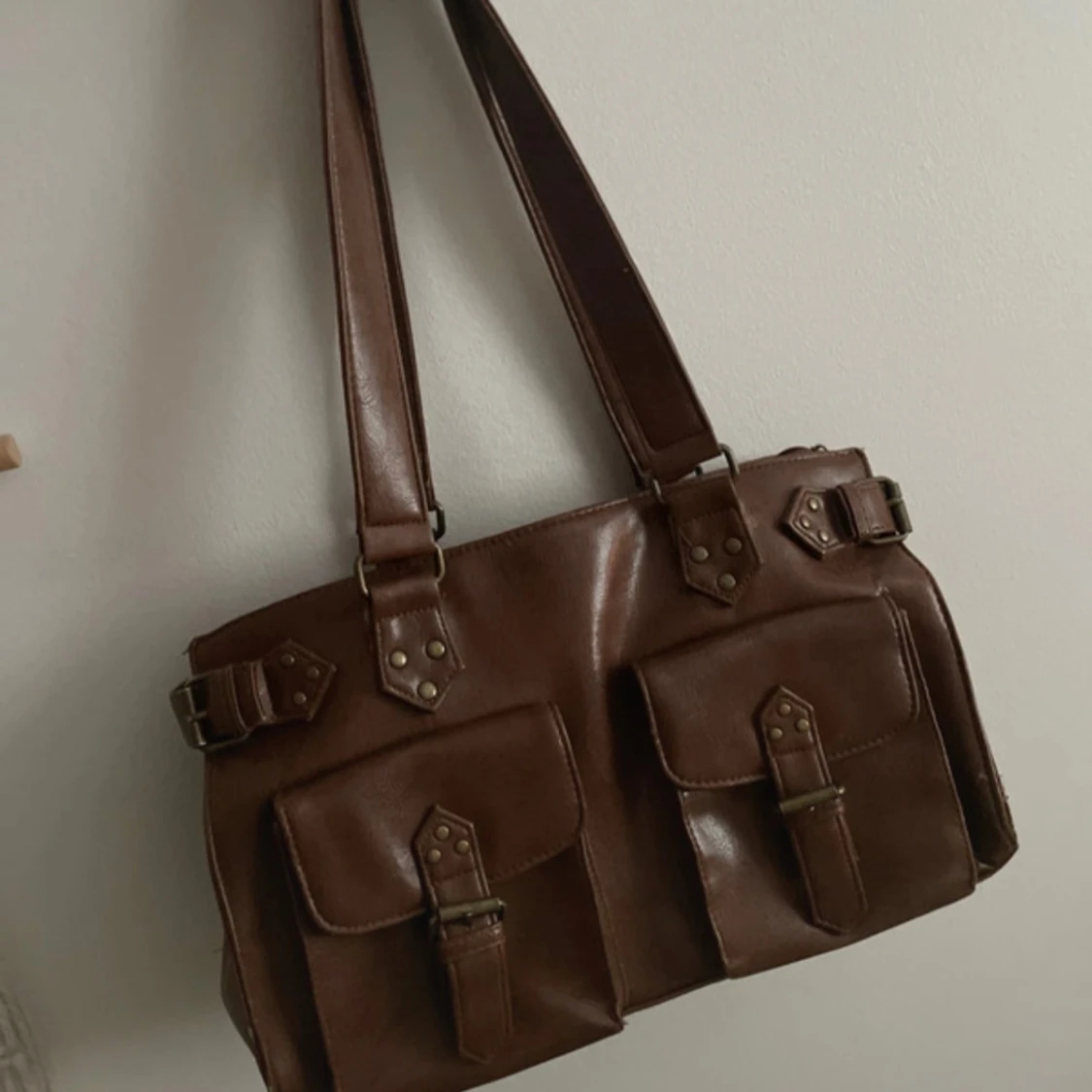 Brun axelväska från Dixie