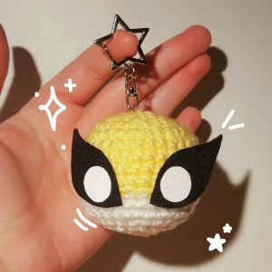 Wolverine X-Men Marvel Nyckelring  - Söt virkad Wolverine med stjärn-nyckelring! Perfekt för att piffa upp dina nycklar eller väskor! Utmärkt present till en Marvel älskare 🌠 Frakt 22kr via swish eller använd KÖP knappen! Postas inom 3 dagar 💌