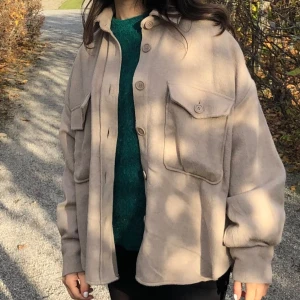 Beige vår/höstjacka  - Fin beige vår/höstjacka☀️