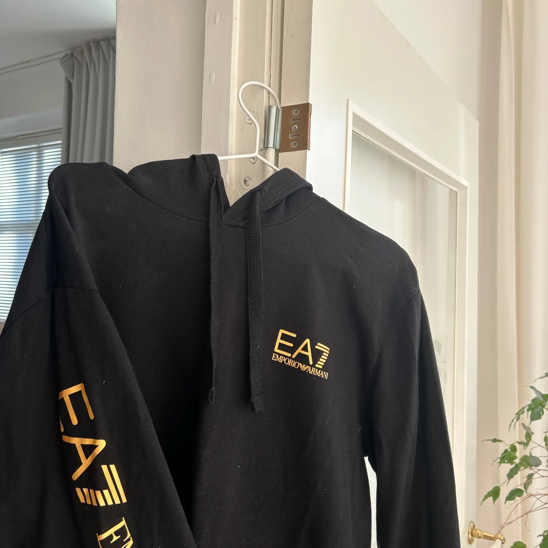 Svart hoodie från Emporio Armani - 1