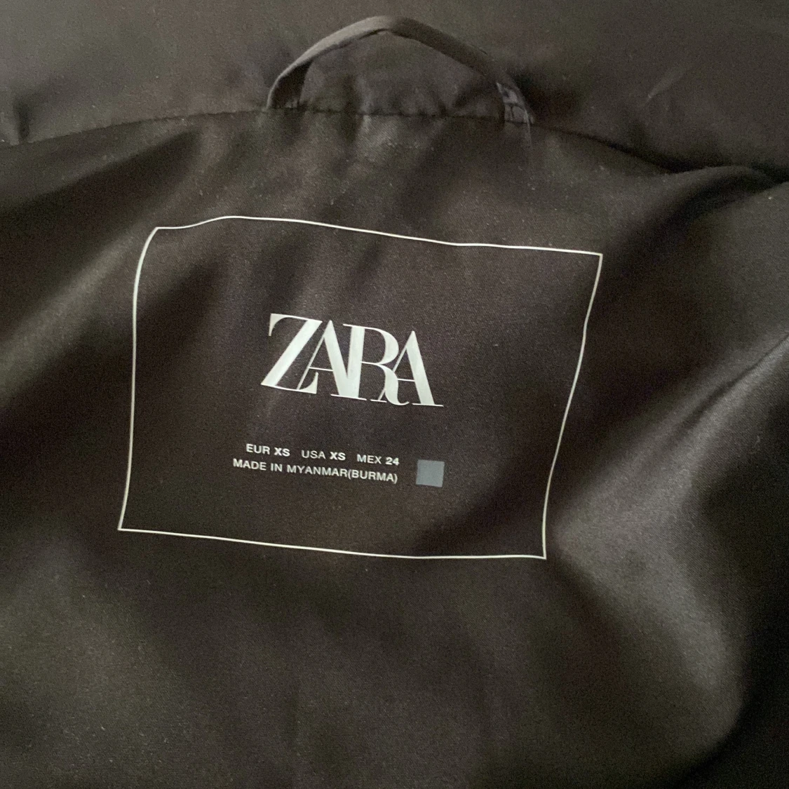 Svart dunväst från Zara - 3