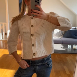 Såå fin stickad kofta - Älskar denna!!