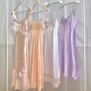 Klänningar i olika pastellfärger - Säljer fyra vackra klänningar i pastellfärger. Pris 30-50 kr. Kolla på mina andra annonser för mer information. 💗Bara den lila kvar 💗