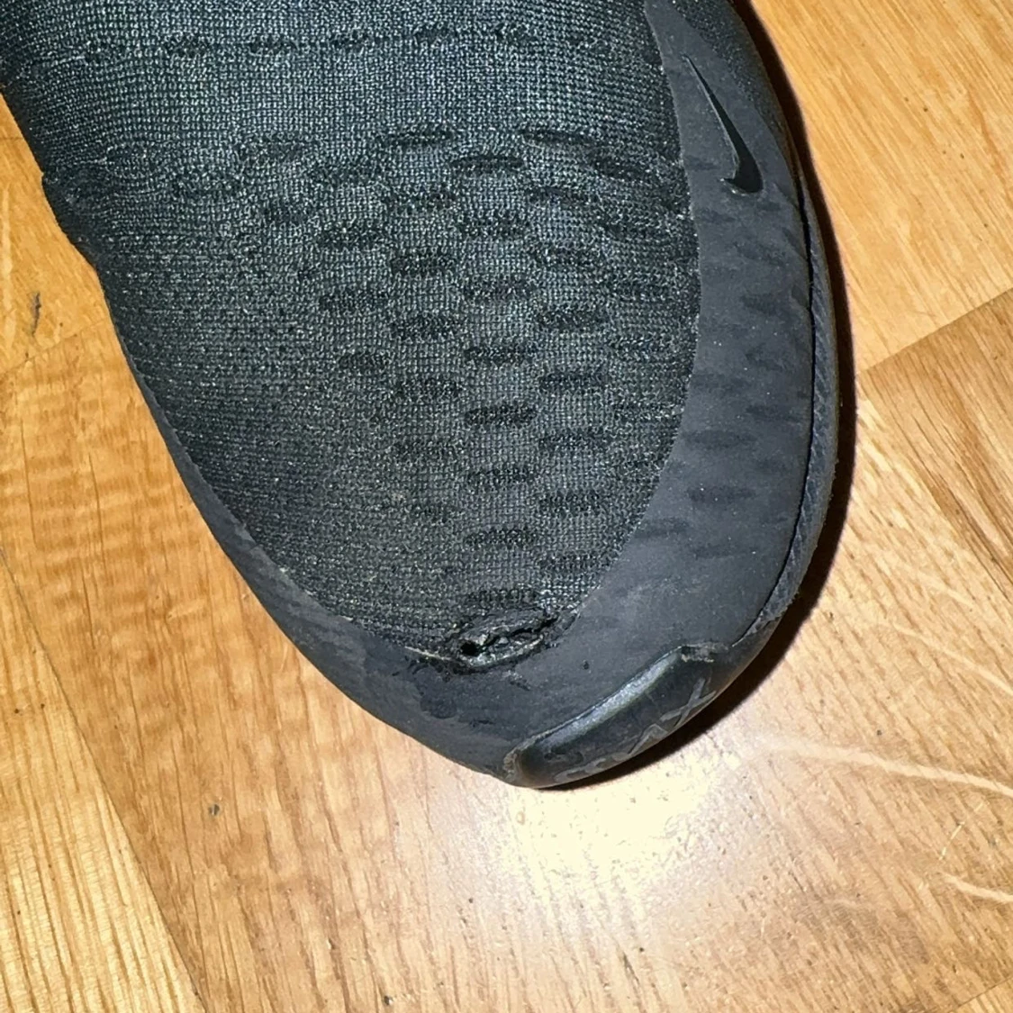 Svarta Nike Air Max 270 sneakers storlek 38,5 - 4