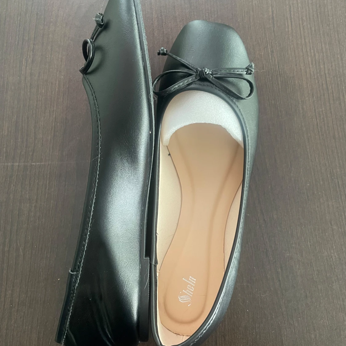 Svarta ballerinaskor med rosett - 1