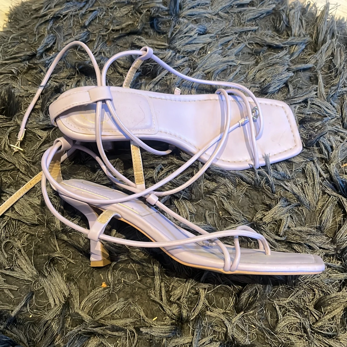 Ljuslila klackskor med snörning - 1