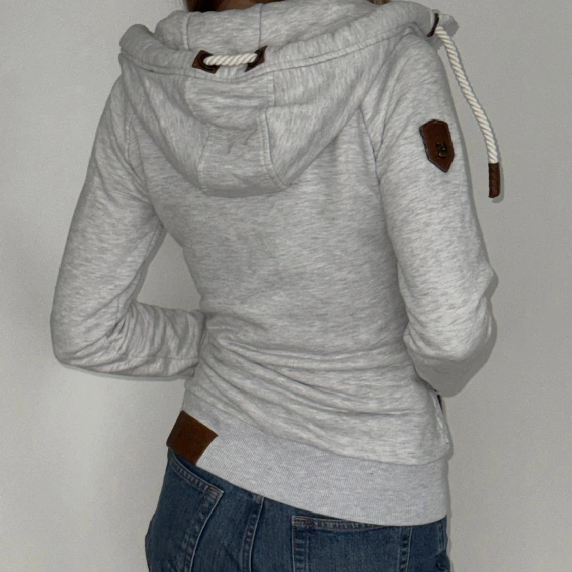 Ljusgrå hoodie från Naketano  - 1