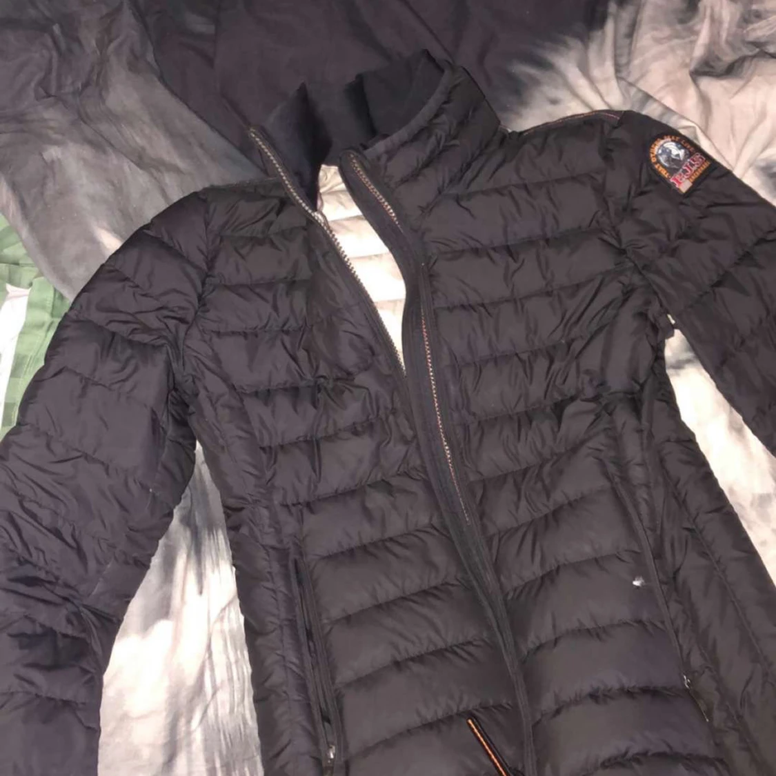 Svart dunjacka från Parajumpers