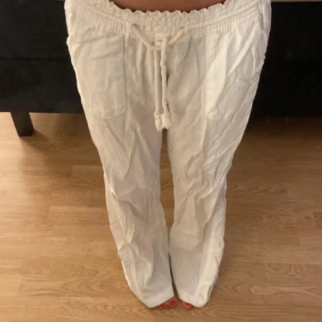 Vita linnebyxor med snörning - 2