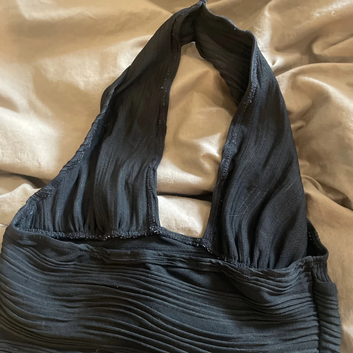 Svart ribbad bikini med halterneck - 1