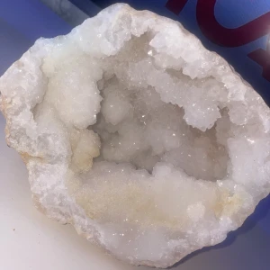 kristall grotta  - Äkta bergkristallgrotta, priset kan diskuteras 💕