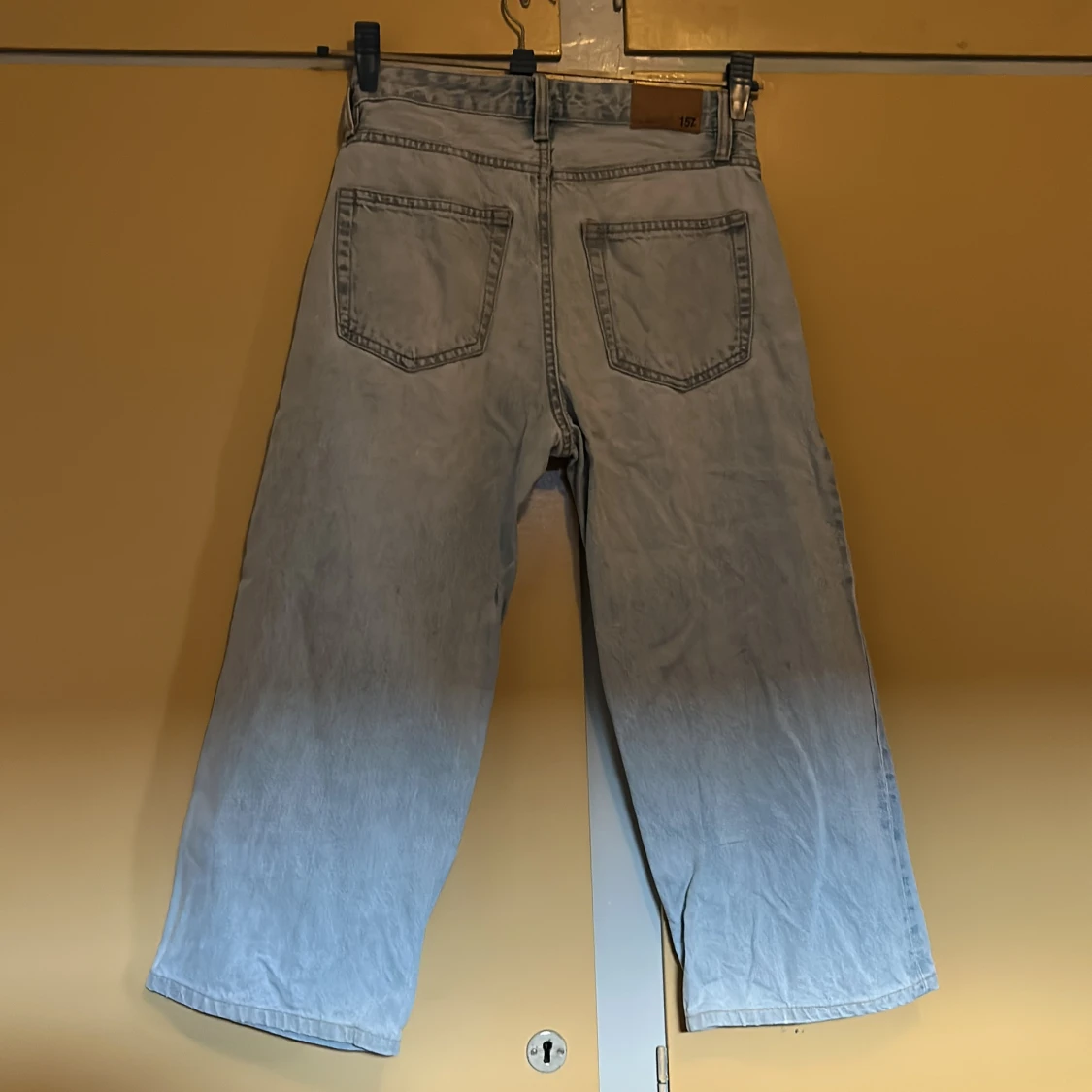 Ljusblåa wide jeans från 157