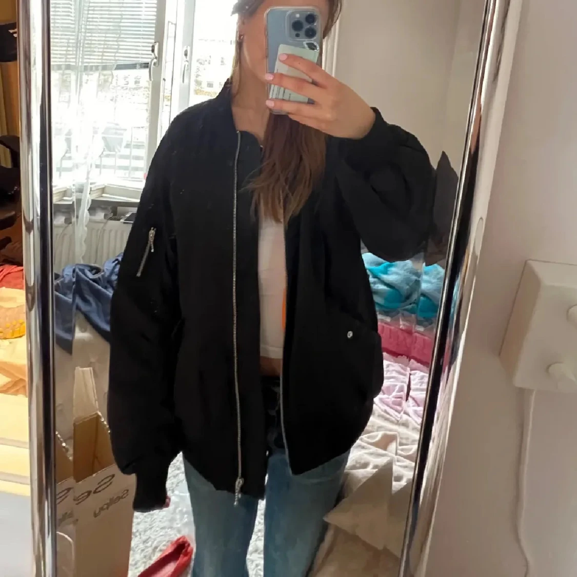 Svart oversized bomberjacka från H&M - 1