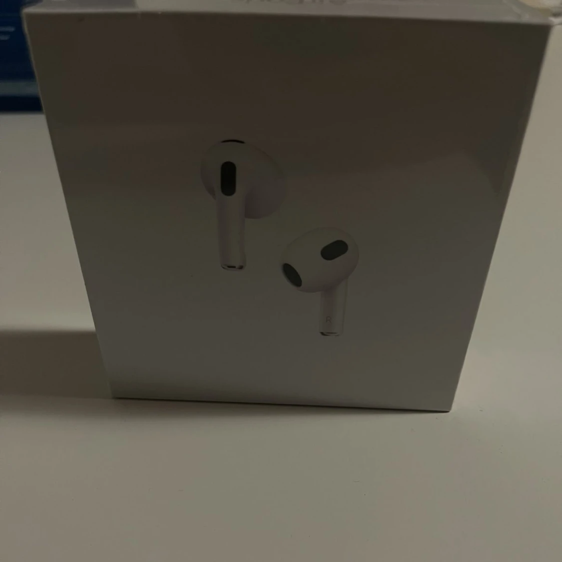 AirPods (3rd generation) med MagSafe-laddningsetui - 2