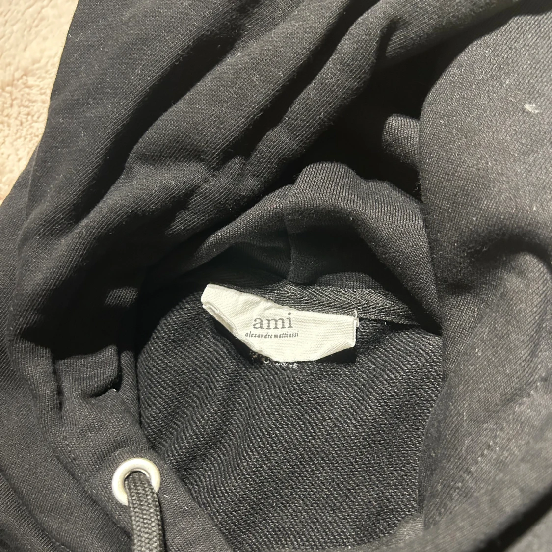 Svart hoodie från Ami Paris med hjärtdetalj - 3