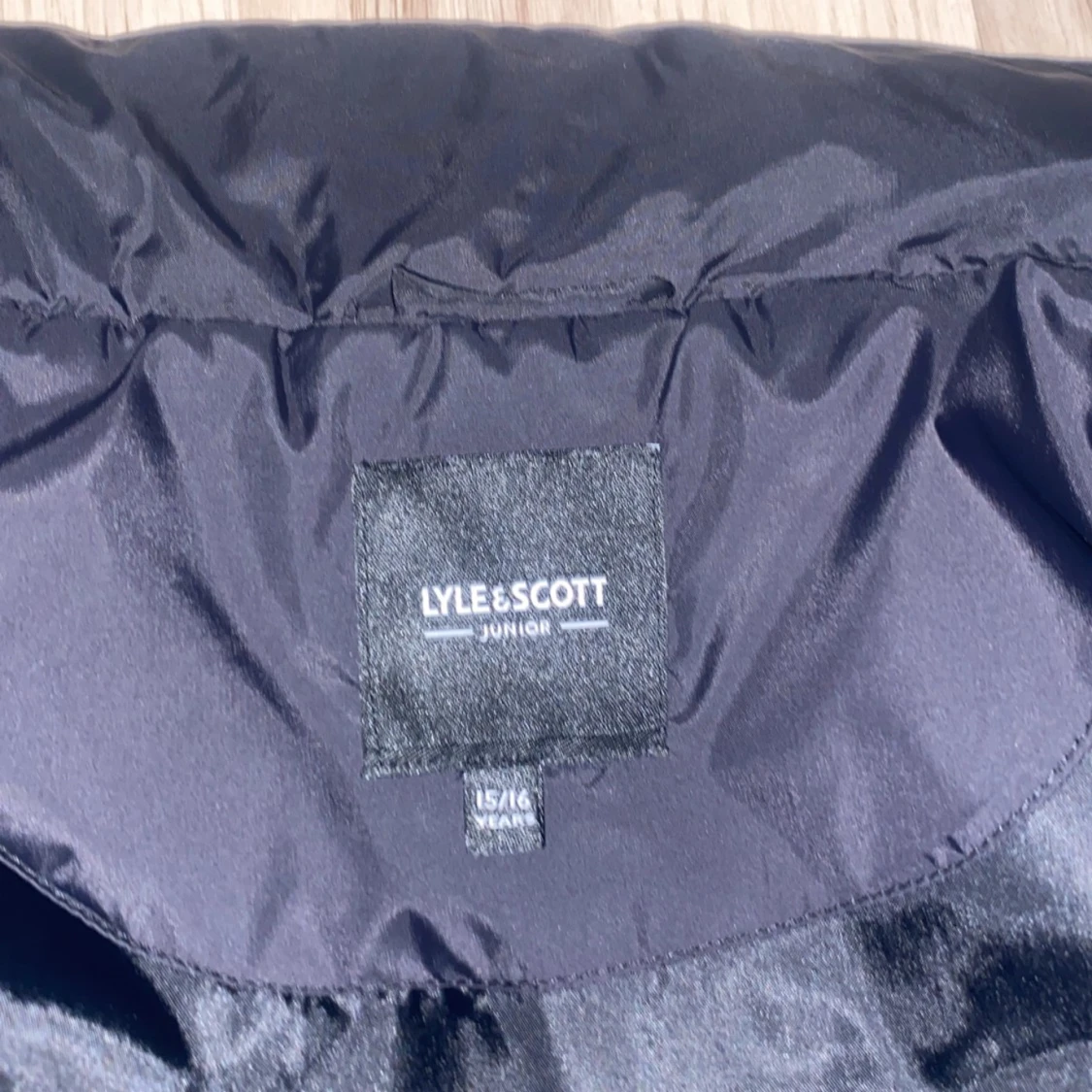 Svart dunväst från Lyle & Scott - 91