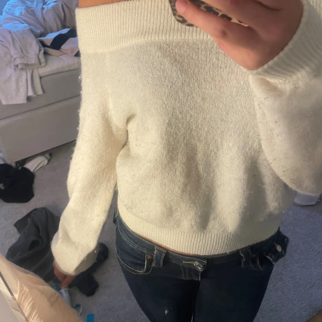 Offshoulder vit stickad tröja - 1