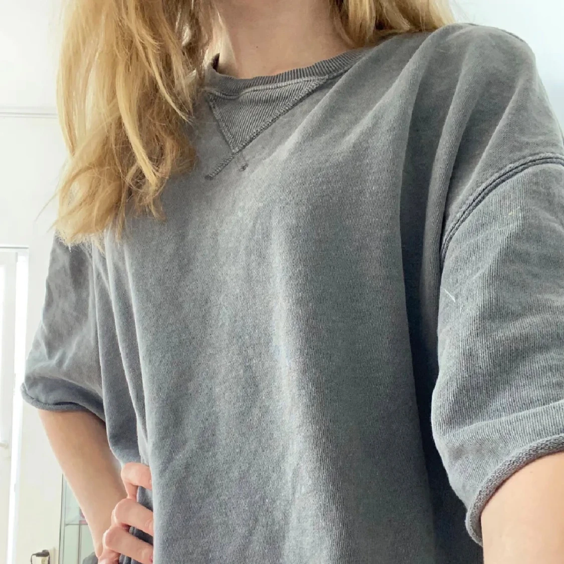 Oversized grå t-shirt från Zara - 1