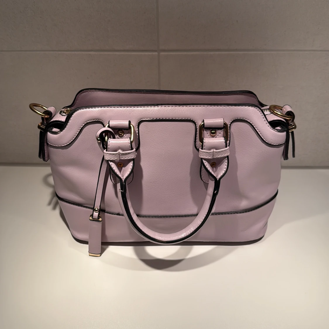 Ljusrosa handväska i skinnlook - 1