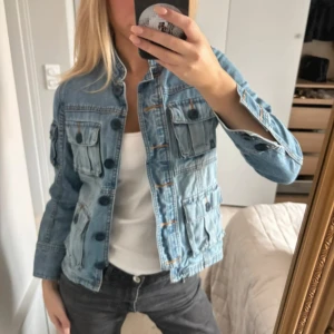 Jeansjacka - Så snygg färg💖