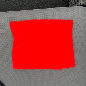 Röd tight tubtopp - Enkel och snygg röd tubtopp.