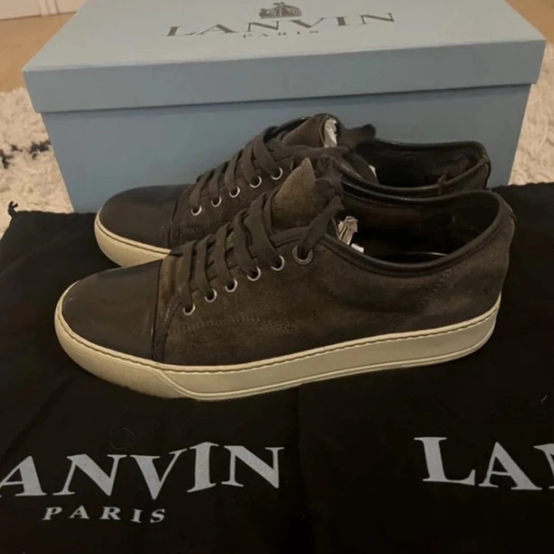 Svarta sneakers från Lanvin i mocka - 1