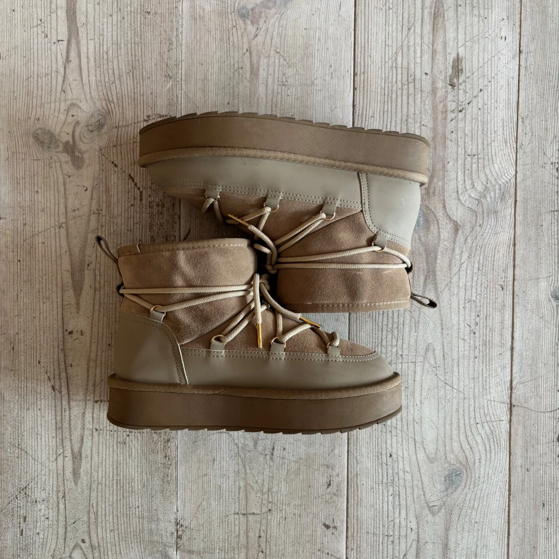 Beige inuikii liknande skor - 2