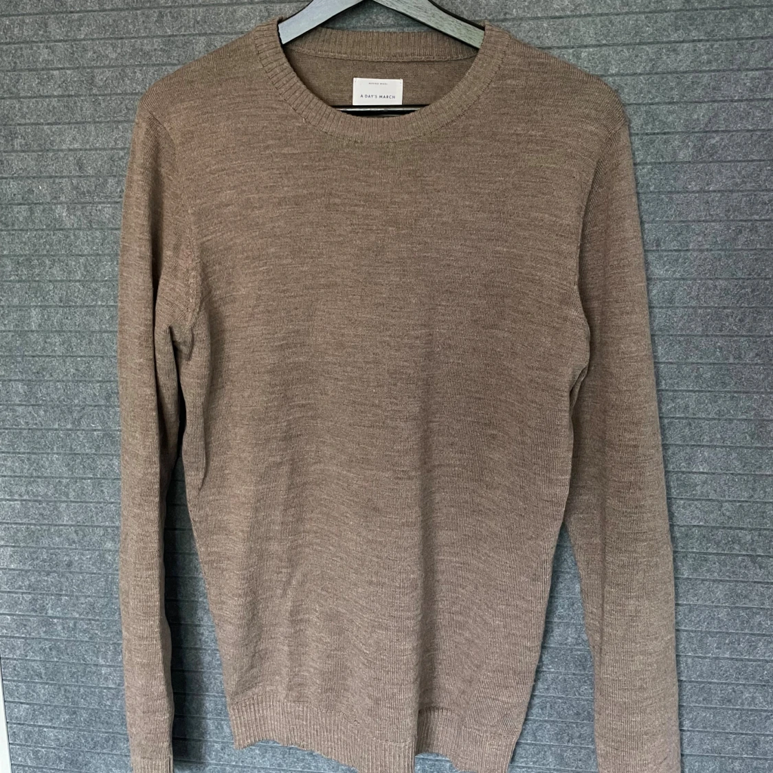 Beige merinoulltröja från A Day's March - 2