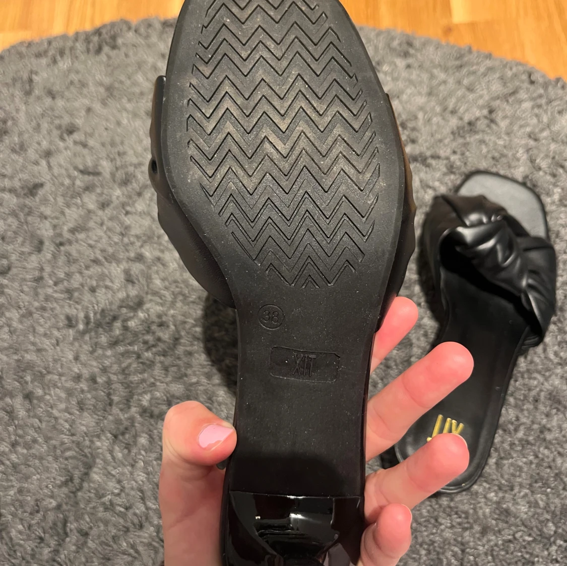 Svarta klackar med knut från XIT - 3